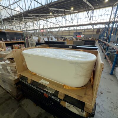 NEW STUDIO BAGNO, MATTE WHITE STONE LUST FREESTANDIG BATH 1600MM X 700MM WIDE, SOLD AS IS NO WARRANTY NEW STUDIO BAGNO, MATTE WHITE STONE LUST FREESTANDIG BATH 1600MM X 700MM WIDE, SOLD AS IS NO WARRANTY