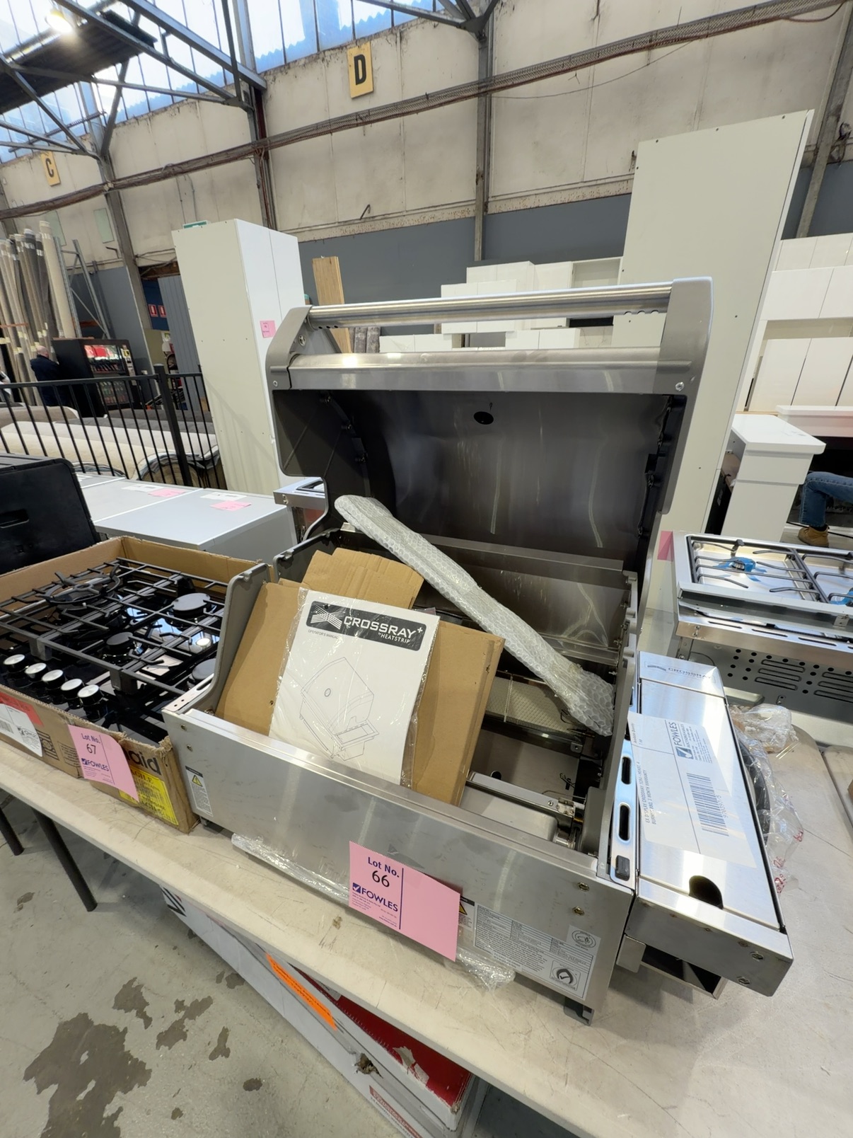 EX DISPLAY CROSSWAY TCR4-HEAD2, 4 BURNER BBQ, 3 MONTH WARRANTY EX DISPLAY CROSSWAY TCR4-HEAD2, 4 BURNER BBQ, 3 MONTH WARRANTY