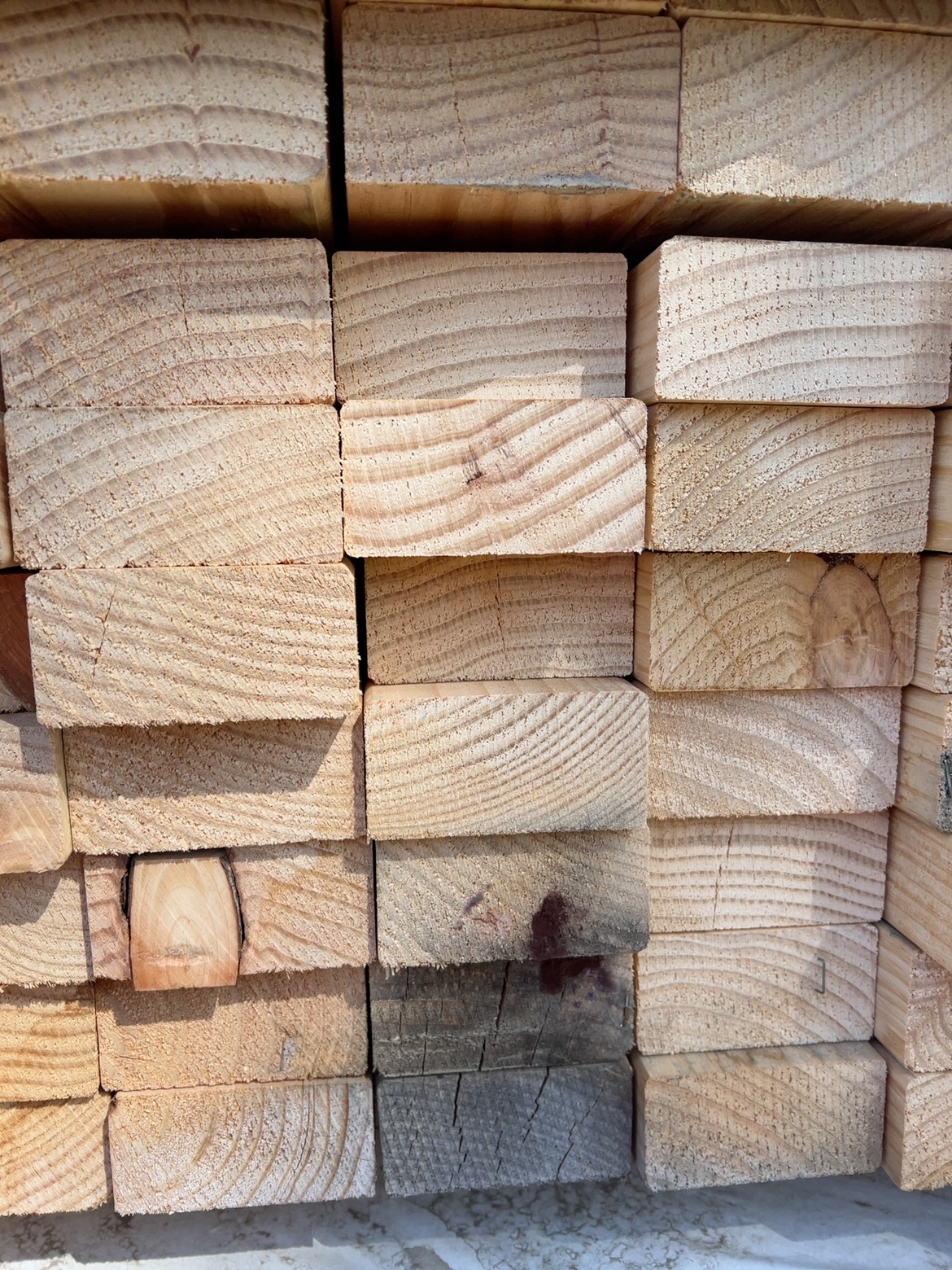 90X45 MGP10 PINE-112/2.7 (THIS PACK IS AGED AND DAMAGED STOCK AND SOLD AS IS) 90X45 MGP10 PINE-112/2.7 (THIS PACK IS AGED AND DAMAGED STOCK AND SOLD AS IS)