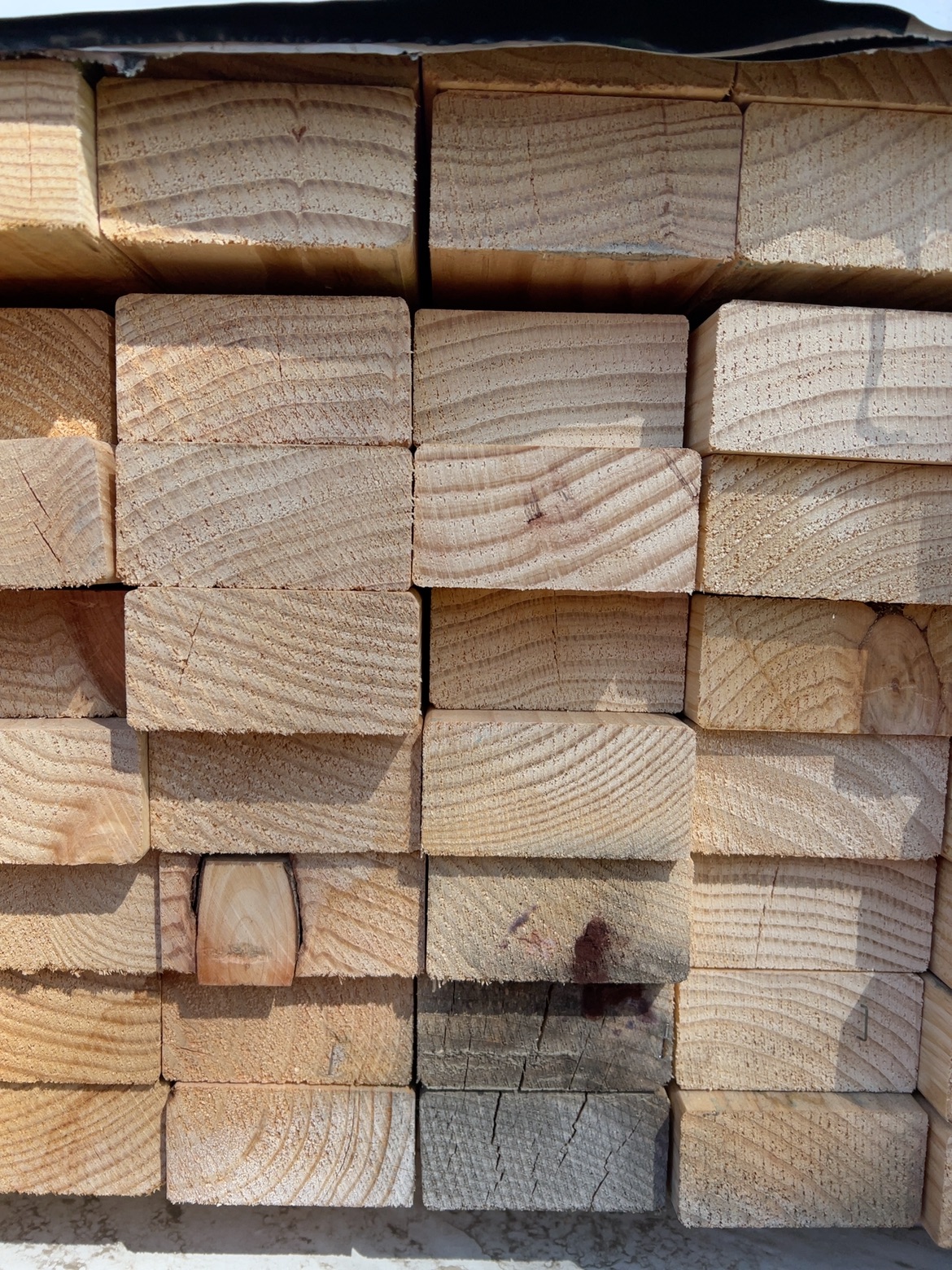 90X45 MGP10 PINE-112/2.7 (THIS PACK IS AGED AND DAMAGED STOCK AND SOLD AS IS) 90X45 MGP10 PINE-112/2.7 (THIS PACK IS AGED AND DAMAGED STOCK AND SOLD AS IS)