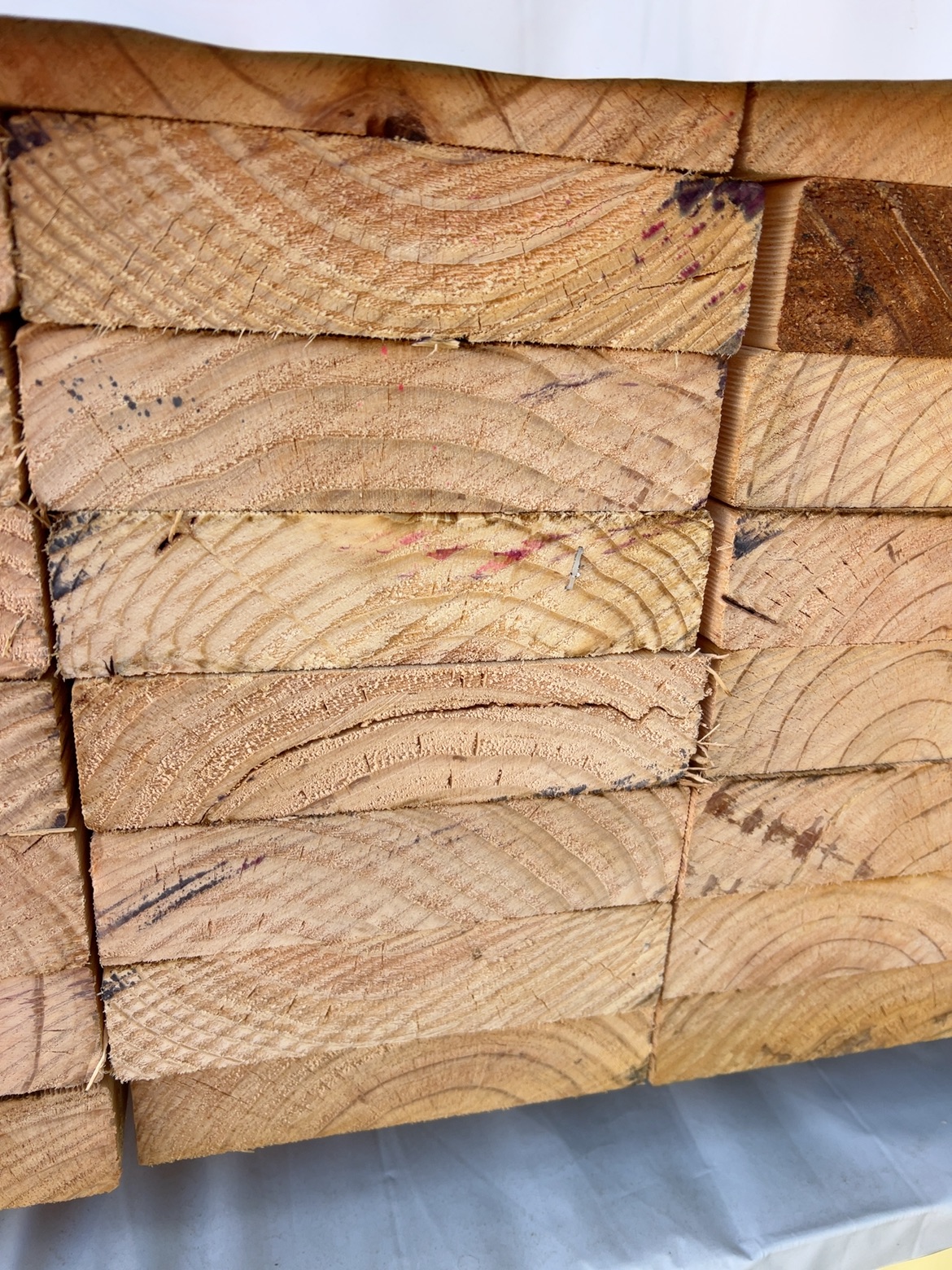 190X45 UTILITY EXPORT GRADE PINE-44/6.0 190X45 UTILITY EXPORT GRADE PINE-44/6.0