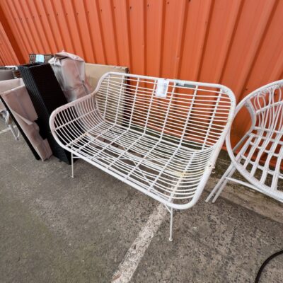 EX STAGING- 2 SEATER WHITE RATTAN LOOK SOFA , SOLD AS IS EX STAGING- 2 SEATER WHITE RATTAN LOOK SOFA , SOLD AS IS