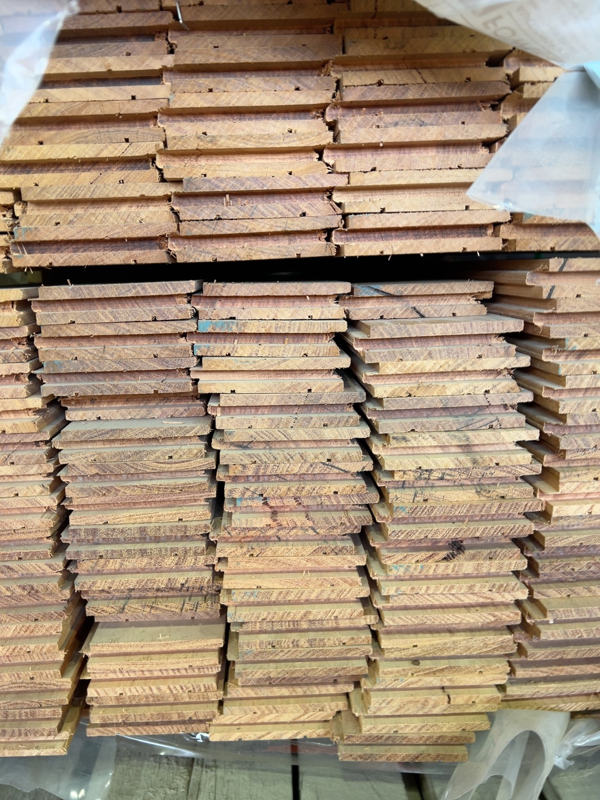 80X19 WORMY CHESTNUT FLOORING 80X19 WORMY CHESTNUT FLOORING