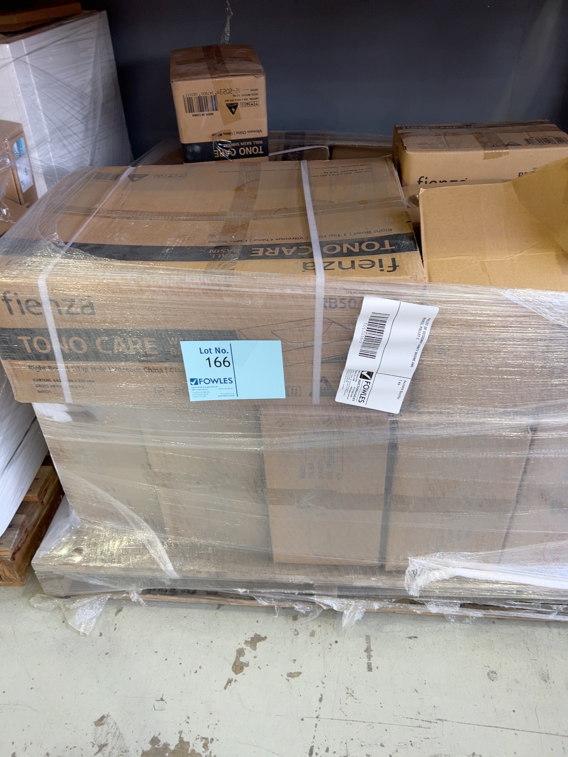 PALLET OF DESIGNER VANITY BASINS AND BOWLS, PALLET C PALLET OF DESIGNER VANITY BASINS AND BOWLS, PALLET C
