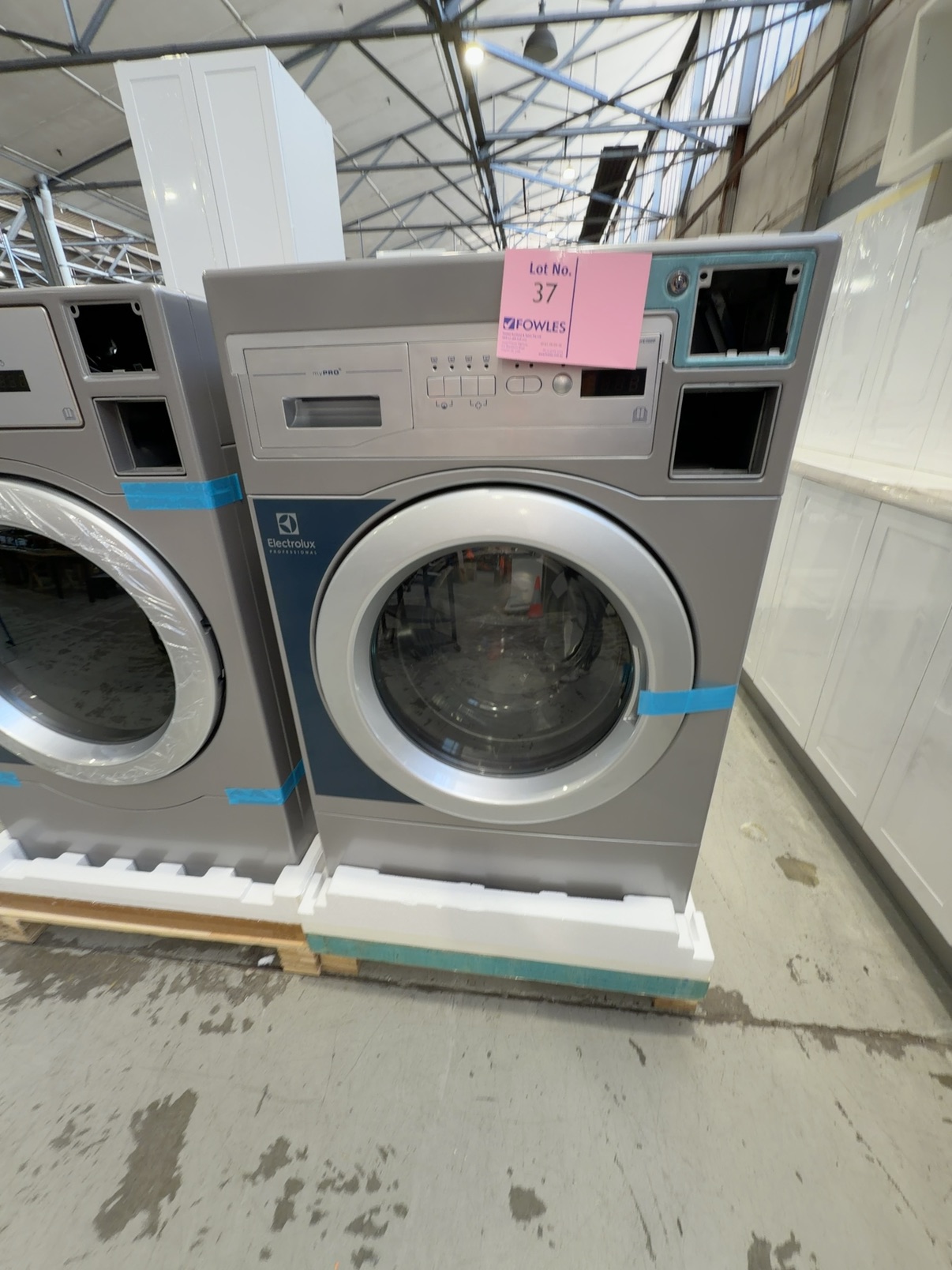 NEW ELECTROLUX WE1100P MYPRO XL PROFESSIONAL WASHING MACHINE, 12KG RRP 12 MONTH WARRANTY NEW ELECTROLUX WE1100P MYPRO XL PROFESSIONAL WASHING MACHINE, 12KG RRP 12 MONTH WARRANTY