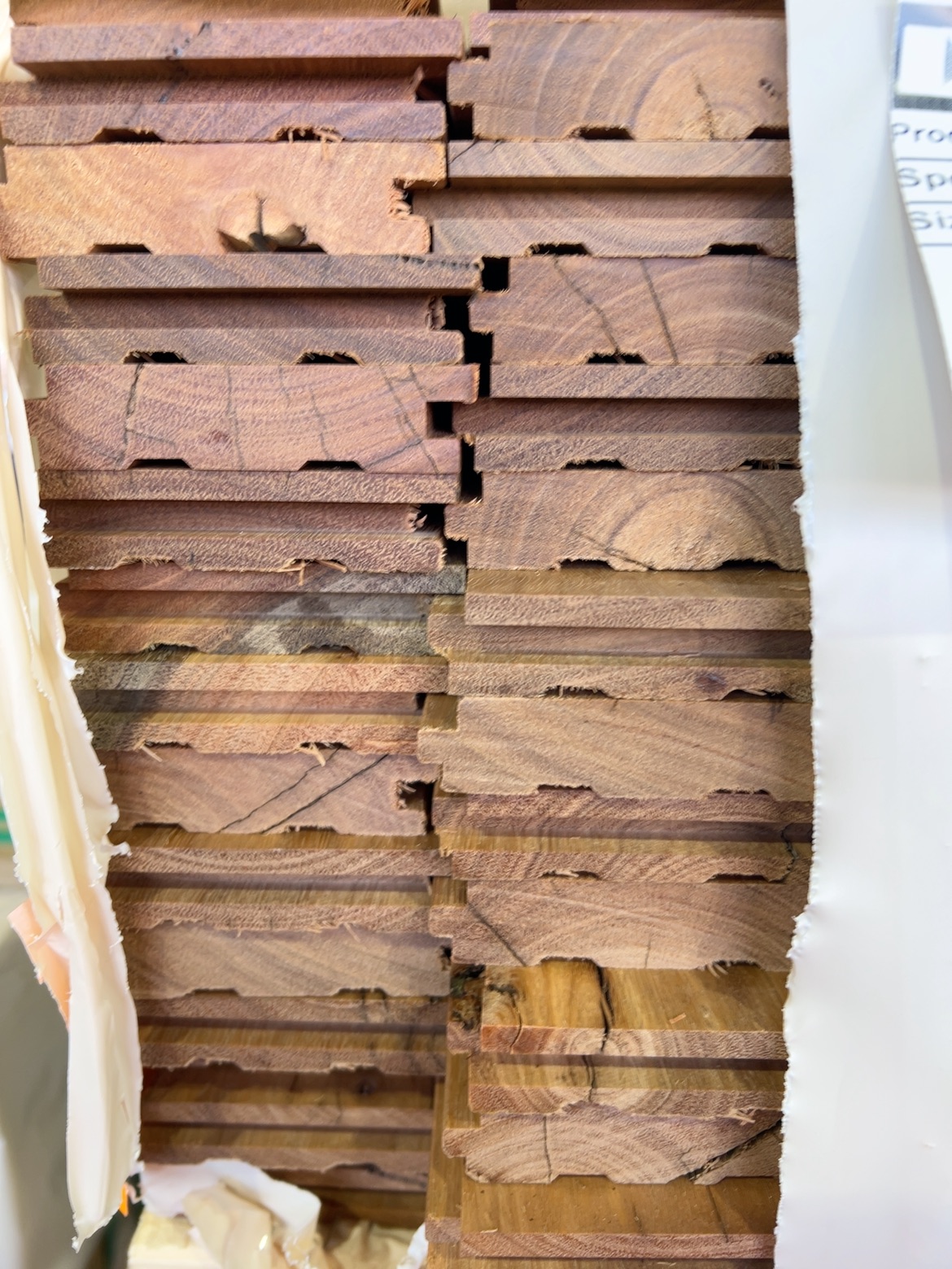 80X19 FEATURE GRADE SPOTTED GUM FLOORING 80X19 FEATURE GRADE SPOTTED GUM FLOORING