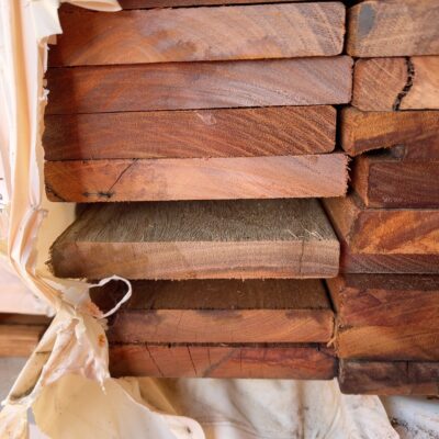 135X19 FEATURE GRADE SPOTTED GUM DECKING- (PACK CONSISTS OF RANDOM SHORT LENGTHS) 135X19 FEATURE GRADE SPOTTED GUM DECKING- (PACK CONSISTS OF RANDOM SHORT LENGTHS)