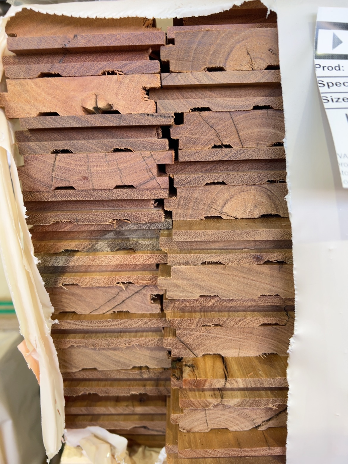 80X19 FEATURE GRADE SPOTTED GUM FLOORING 80X19 FEATURE GRADE SPOTTED GUM FLOORING