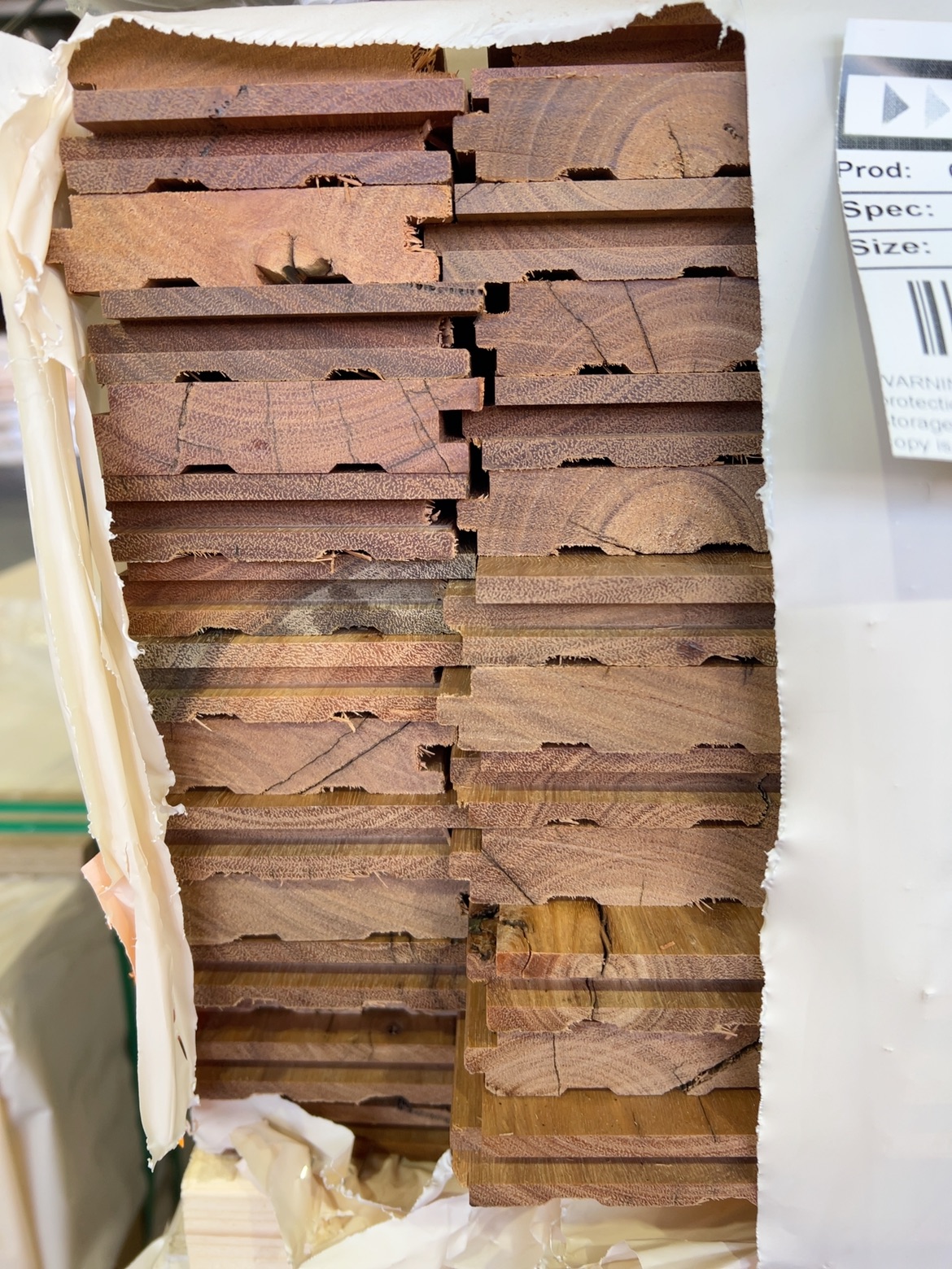 80X19 FEATURE GRADE SPOTTED GUM FLOORING 80X19 FEATURE GRADE SPOTTED GUM FLOORING