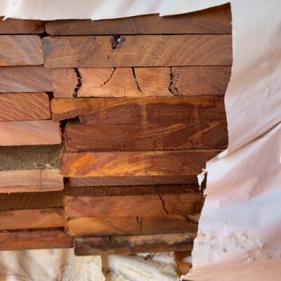 135X19 FEATURE GRADE SPOTTED GUM DECKING- (PACK CONSISTS OF RANDOM SHORT LENGTHS) 135X19 FEATURE GRADE SPOTTED GUM DECKING- (PACK CONSISTS OF RANDOM SHORT LENGTHS)