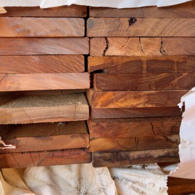 135X19 FEATURE GRADE SPOTTED GUM DECKING- (PACK CONSISTS OF RANDOM SHORT LENGTHS) 135X19 FEATURE GRADE SPOTTED GUM DECKING- (PACK CONSISTS OF RANDOM SHORT LENGTHS)