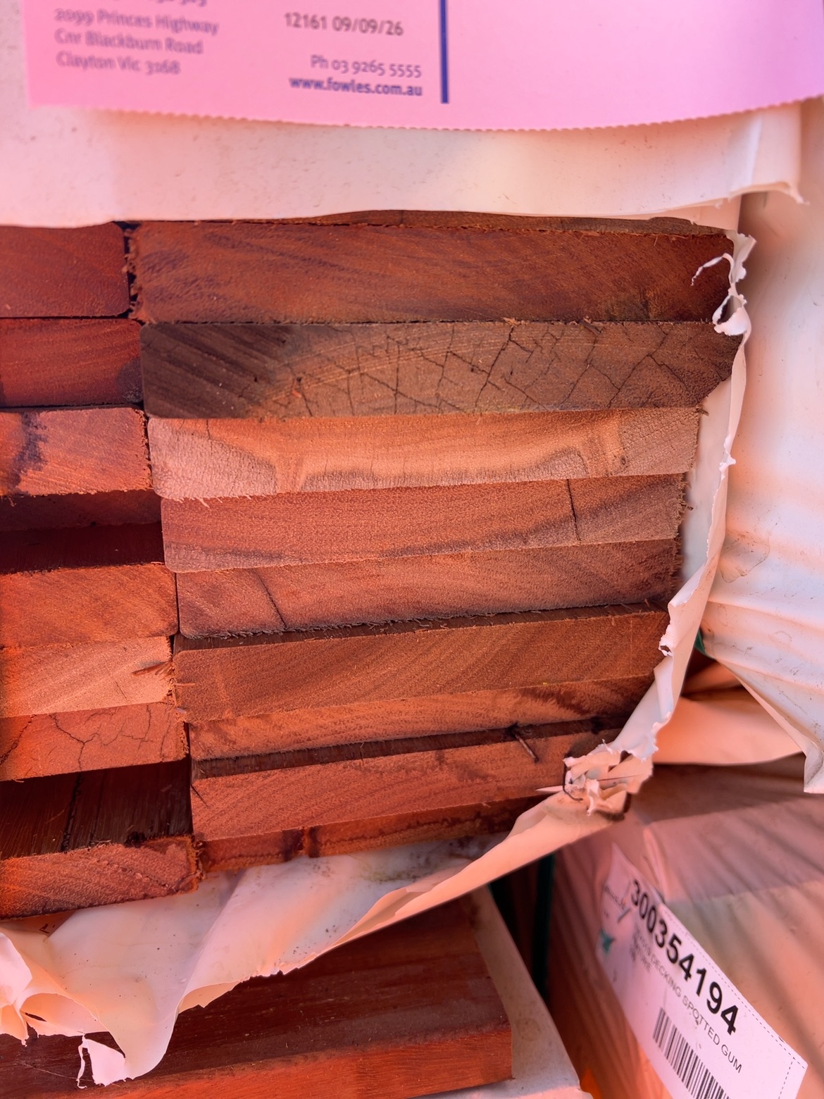 135X19 SPOTTED GUM FEATURE GRADE DECKING- (PACK CONSISTS OF RANDOM SHORT LENGTHS) 135X19 SPOTTED GUM FEATURE GRADE DECKING- (PACK CONSISTS OF RANDOM SHORT LENGTHS)