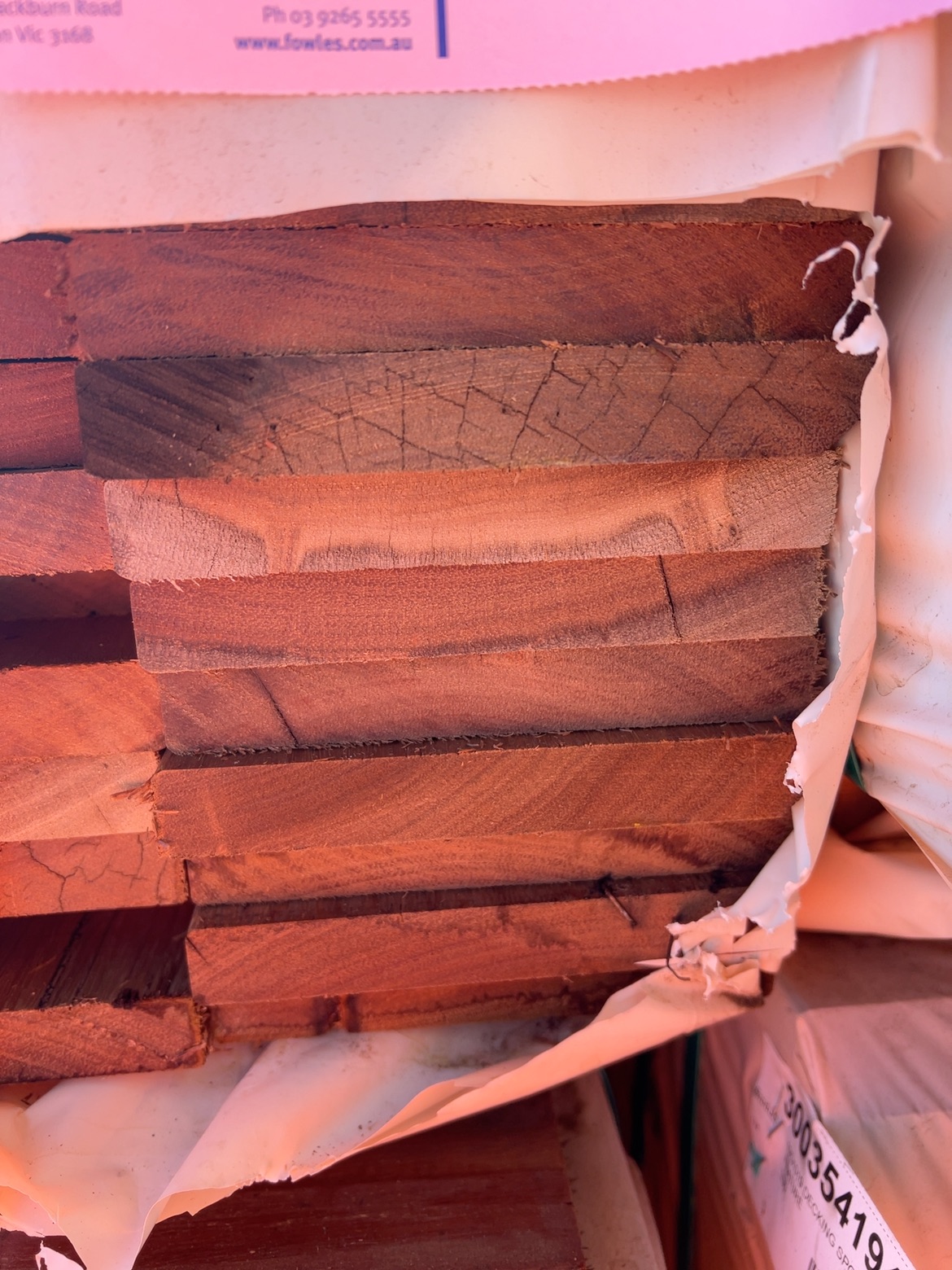 135X19 SPOTTED GUM FEATURE GRADE DECKING- (PACK CONSISTS OF RANDOM SHORT LENGTHS) 135X19 SPOTTED GUM FEATURE GRADE DECKING- (PACK CONSISTS OF RANDOM SHORT LENGTHS)