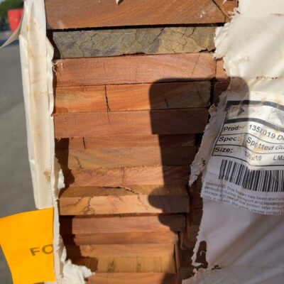 135X19 FEATURE GRADE SPOTTED GUM DECKING- (PACK CONSISTS OF RANDOM SHORT LENGTHS) 135X19 FEATURE GRADE SPOTTED GUM DECKING- (PACK CONSISTS OF RANDOM SHORT LENGTHS)