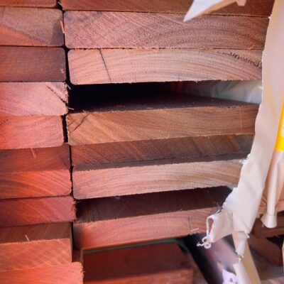 135X19 SPOTTED GUM FEATURE GRADE DECKING- (PACK CONSISTS OF RANDOM SHORT LENGTHS) 135X19 SPOTTED GUM FEATURE GRADE DECKING- (PACK CONSISTS OF RANDOM SHORT LENGTHS)
