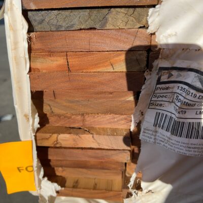 135X19 FEATURE GRADE SPOTTED GUM DECKING- (PACK CONSISTS OF RANDOM SHORT LENGTHS) 135X19 FEATURE GRADE SPOTTED GUM DECKING- (PACK CONSISTS OF RANDOM SHORT LENGTHS)