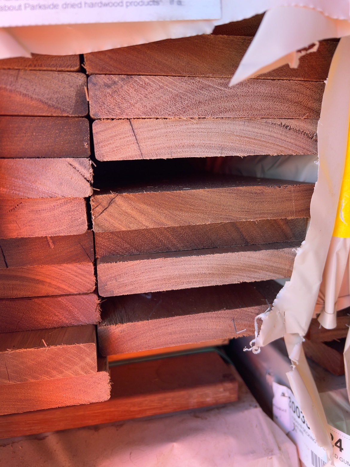 135X19 SPOTTED GUM FEATURE GRADE DECKING- (PACK CONSISTS OF RANDOM SHORT LENGTHS) 135X19 SPOTTED GUM FEATURE GRADE DECKING- (PACK CONSISTS OF RANDOM SHORT LENGTHS)