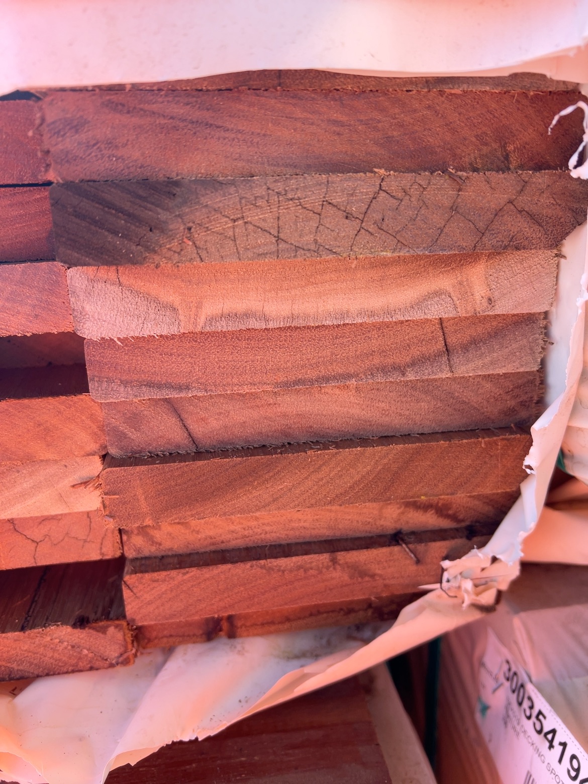 135X19 SPOTTED GUM FEATURE GRADE DECKING- (PACK CONSISTS OF RANDOM SHORT LENGTHS) 135X19 SPOTTED GUM FEATURE GRADE DECKING- (PACK CONSISTS OF RANDOM SHORT LENGTHS)