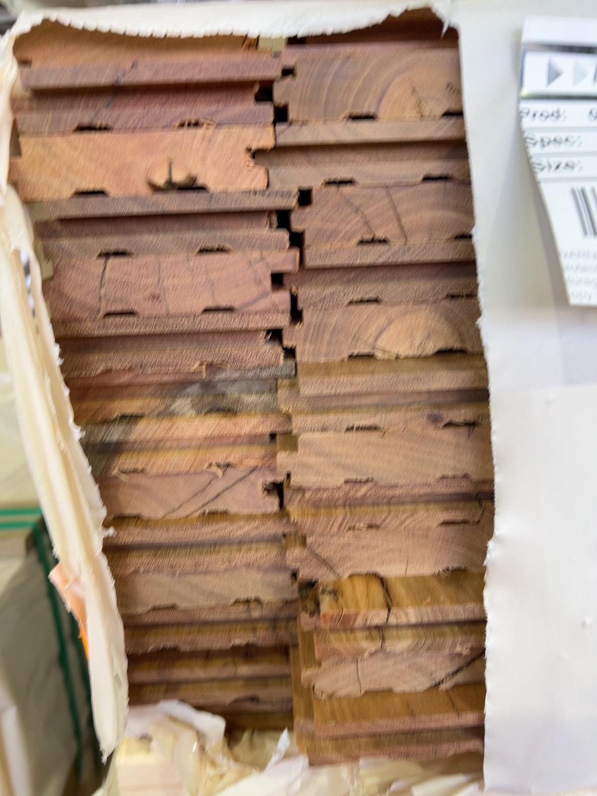 80X19 FEATURE GRADE SPOTTED GUM FLOORING 80X19 FEATURE GRADE SPOTTED GUM FLOORING