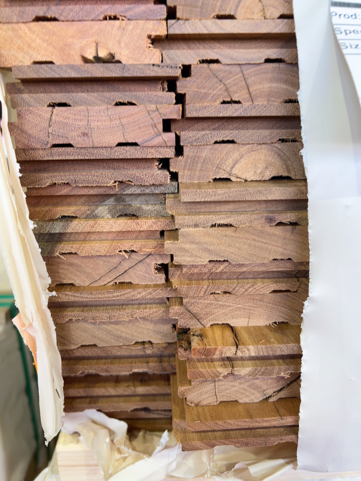 80X19 FEATURE GRADE SPOTTED GUM FLOORING 80X19 FEATURE GRADE SPOTTED GUM FLOORING