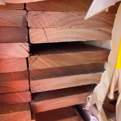 135X19 SPOTTED GUM FEATURE GRADE DECKING- (PACK CONSISTS OF RANDOM SHORT LENGTHS) 135X19 SPOTTED GUM FEATURE GRADE DECKING- (PACK CONSISTS OF RANDOM SHORT LENGTHS)