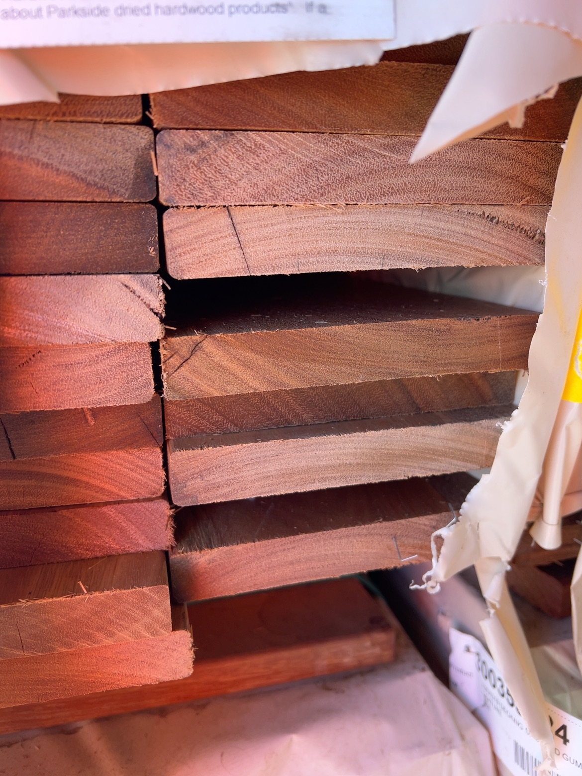 135X19 SPOTTED GUM FEATURE GRADE DECKING- (PACK CONSISTS OF RANDOM SHORT LENGTHS) 135X19 SPOTTED GUM FEATURE GRADE DECKING- (PACK CONSISTS OF RANDOM SHORT LENGTHS)