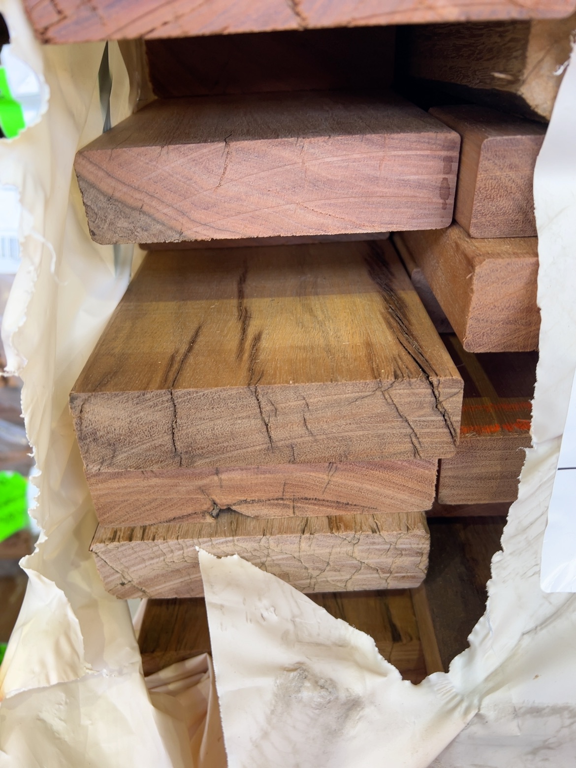140X35 FEATURE GRADE SPOTTED GUM 140X35 FEATURE GRADE SPOTTED GUM
