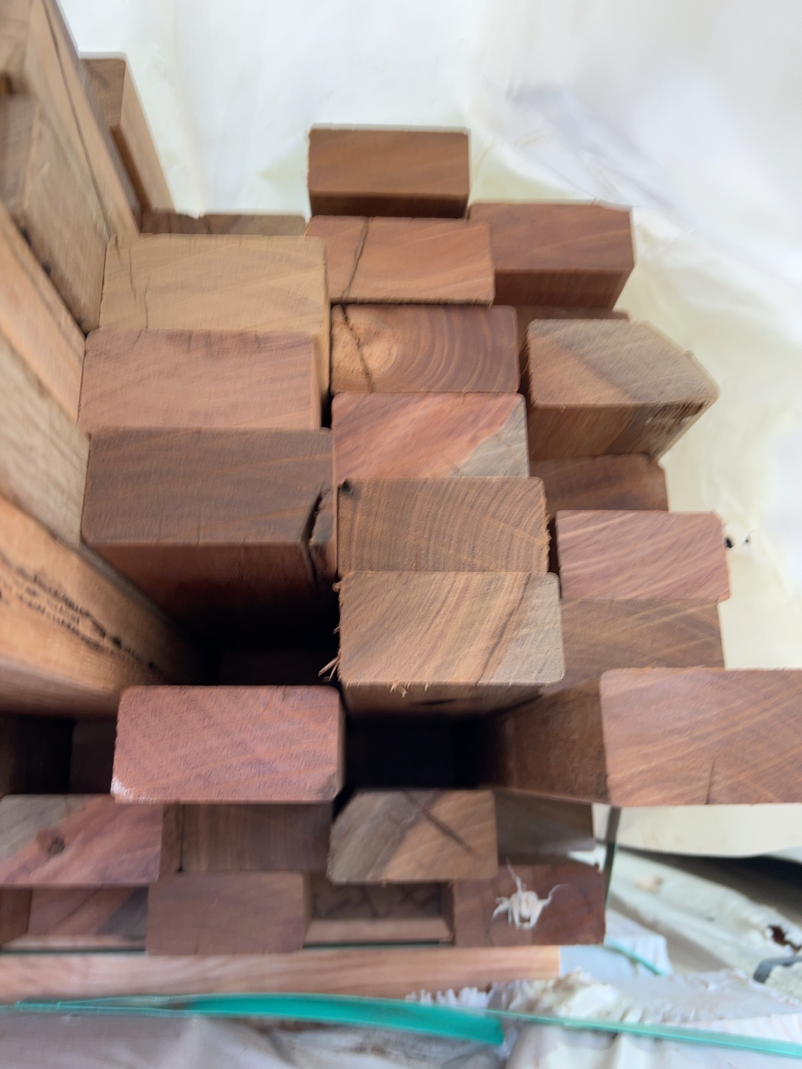 70X35 FEATURE GRADE SPOTTED GUM 70X35 FEATURE GRADE SPOTTED GUM