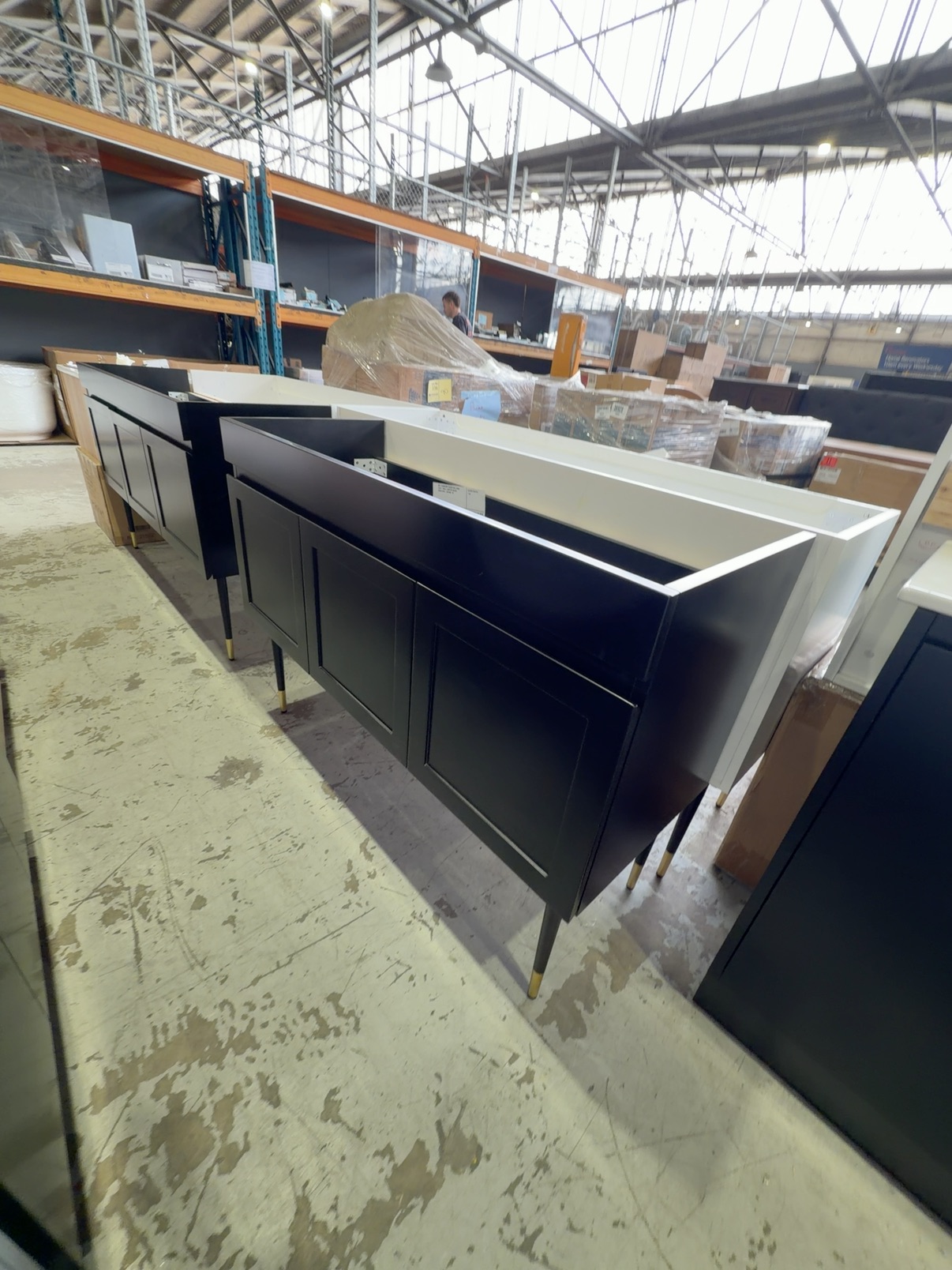 NEW 1200MM MATTE BLACK WALL HUNG VANITY, SINGLE, HAMPTON SQUARE DOORS, WH96-1200WBM-SD NEW 1200MM MATTE BLACK WALL HUNG VANITY, SINGLE, HAMPTON SQUARE DOORS, WH96-1200WBM-SD