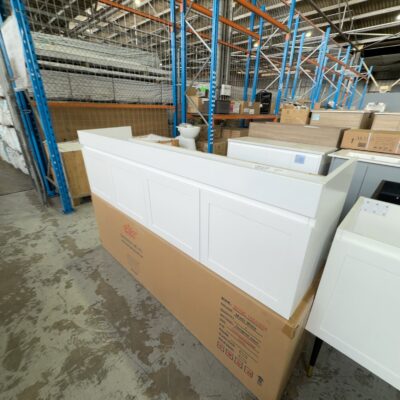 NEW 1800MM MATTE WHITE WALL HUNG VANITY, SINGLE, HAMPTON SQUARE DOORS, WH96-1800WM-SD NEW 1800MM MATTE WHITE WALL HUNG VANITY, SINGLE, HAMPTON SQUARE DOORS, WH96-1800WM-SD