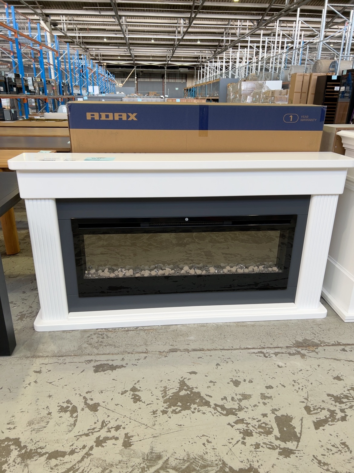 NEW PORTLAND 1.2KW LINEAR MANTLE HEATER, 1800MM LONG WITH PRISM TECHNOLOGY PLD50 RRP$2999 NEW PORTLAND 1.2KW LINEAR MANTLE HEATER, 1800MM LONG WITH PRISM TECHNOLOGY PLD50 RRP$2999