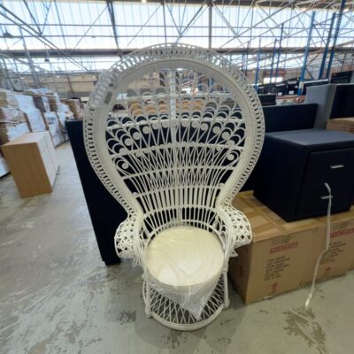 NEW WHITE RATTAN LARGE PEACOCK CHAIR RRP$1190