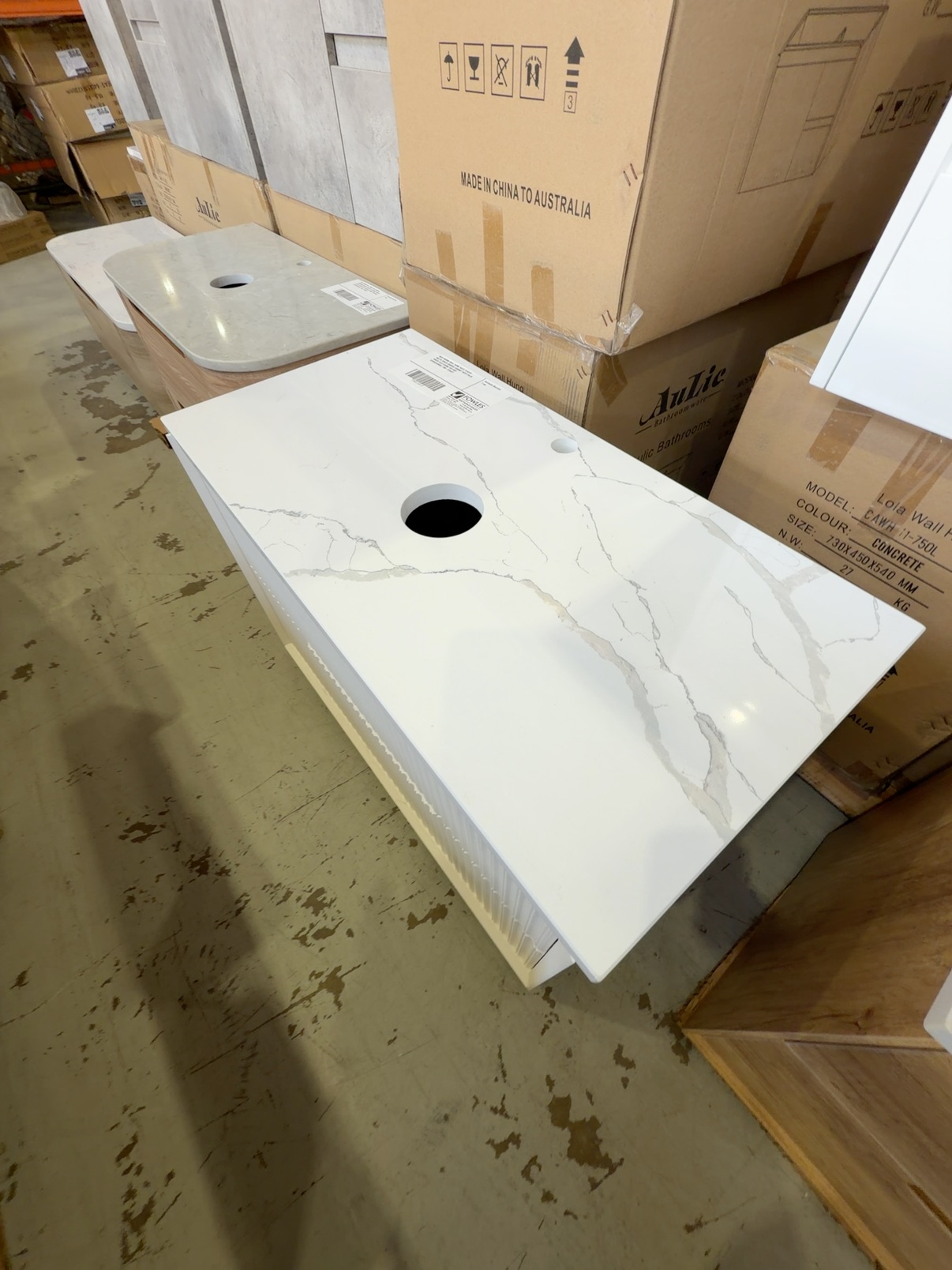 NEW 900MM WALL HUNG AULIC FLAUTO MATTE WHITE GROOVE CABINET WITH PALIS WHITE FLAT STONE TOP RRP$2085 CAWH50-900-ST66FT NEW 900MM WALL HUNG AULIC FLAUTO MATTE WHITE GROOVE CABINET WITH PALIS WHITE FLAT STONE TOP RRP$2085 CAWH50-900-ST66FT