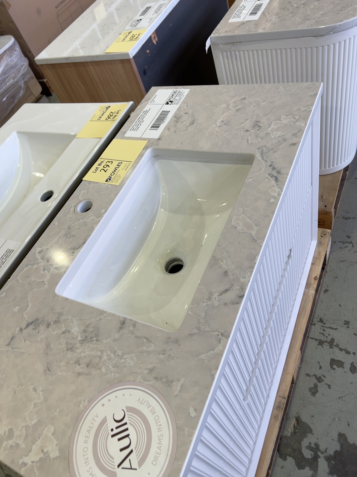 NEW AULIC FLAUTO 900MM WALL HUNG VANITY, MATTE WHITE FLUTED DRAWERS WITH ALPINE SOLID SURFACE TOP RRP$1845 CAWH50-900-ST86 NEW AULIC FLAUTO 900MM WALL HUNG VANITY, MATTE WHITE FLUTED DRAWERS WITH ALPINE SOLID SURFACE TOP RRP$1845 CAWH50-900-ST86