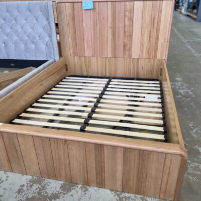 EX DISPLAY LARA QUEEN GASLIFT BEDFRAME, SOLD AS IS EX DISPLAY LARA QUEEN GASLIFT BEDFRAME, SOLD AS IS