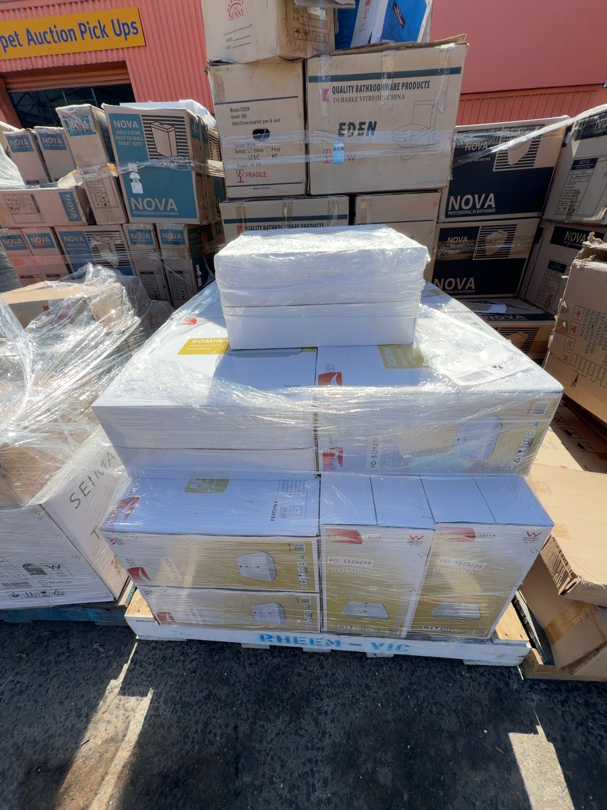PALLET OF ASSORTED VANITY BOWLS PALLET OF ASSORTED VANITY BOWLS