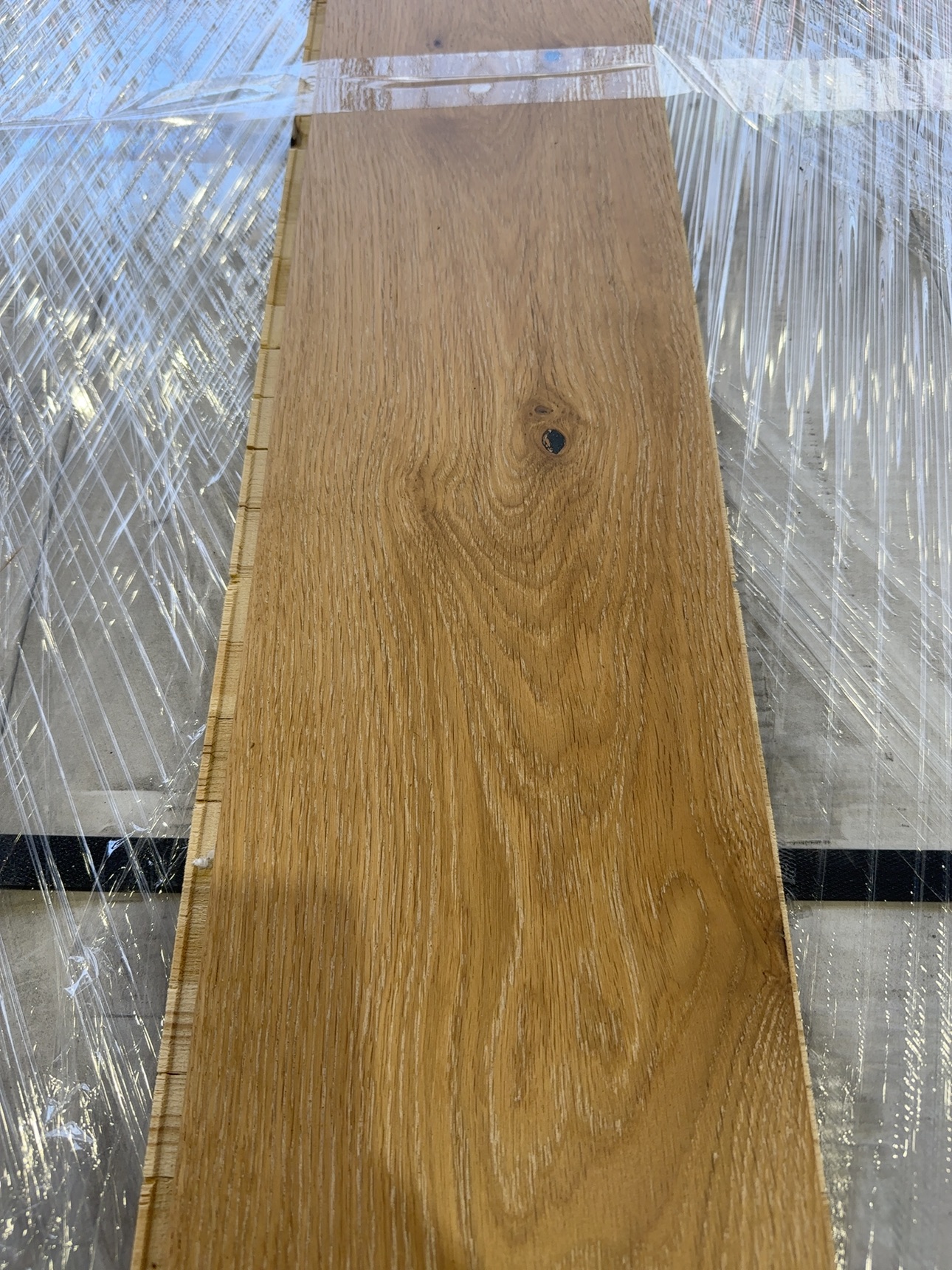 DUN825005 - Dunlop Eng Riviera Oak Apostle (2.888) DUN825005 - Dunlop Eng Riviera Oak Apostle (2.888)