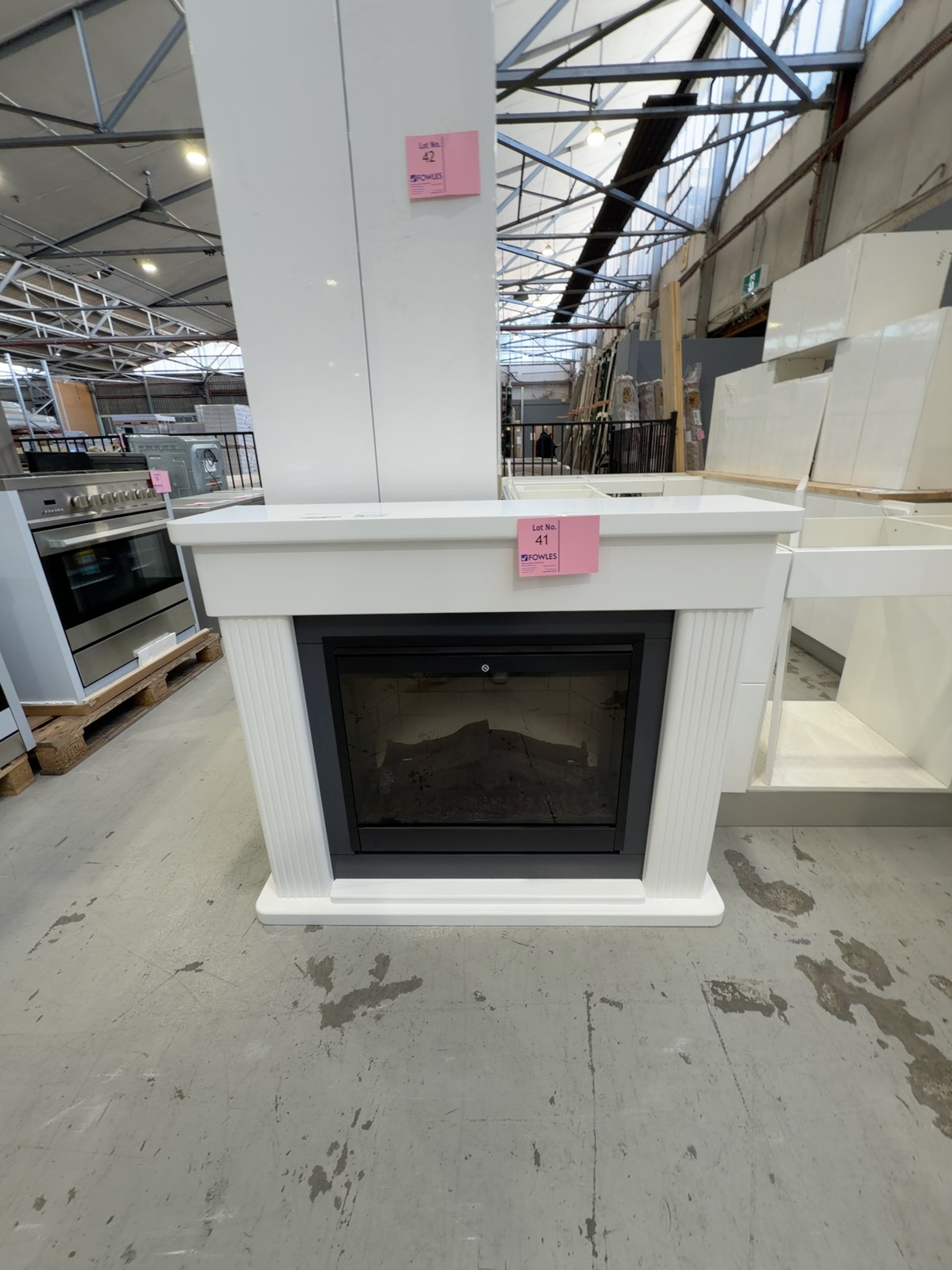 EX DISPLAY PORTLAND WHITE 2KW ELECTRIC MANTLE HEATER, PLD26-AU WITH 3 MONTH WARRANTY EX DISPLAY PORTLAND WHITE 2KW ELECTRIC MANTLE HEATER, PLD26-AU WITH 3 MONTH WARRANTY