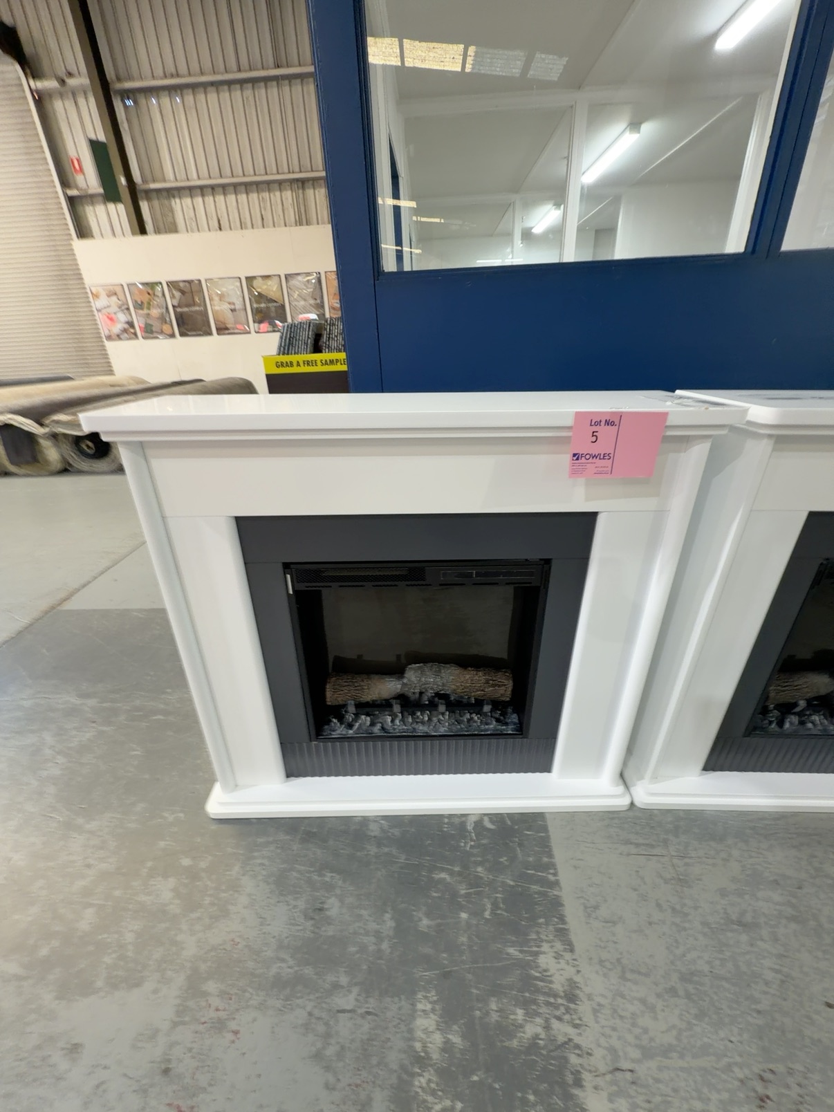 EX DISPLAY GLEN DIMPLEX EMBASSY MEDIUM WHITE MANTLE HEATER 1.5KW ESY23-AU, WITH 3 MONTH WARRANTY EX DISPLAY GLEN DIMPLEX EMBASSY MEDIUM WHITE MANTLE HEATER 1.5KW ESY23-AU, WITH 3 MONTH WARRANTY