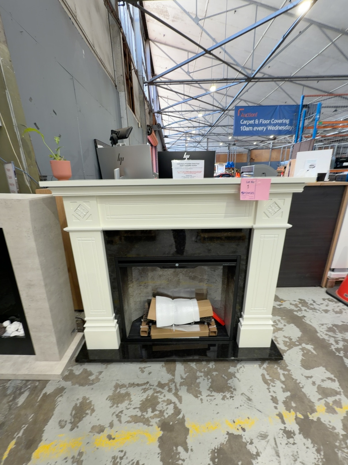 EX DISPLAY DIMPLEX OSBOURNE 2KW ELECTRIC FIRE MANTLE, REVILLUSION FLAME TECHNOLOGY RRP$2499, 3 MONTH WARRANTY EX DISPLAY DIMPLEX OSBOURNE 2KW ELECTRIC FIRE MANTLE, REVILLUSION FLAME TECHNOLOGY RRP$2499, 3 MONTH WARRANTY
