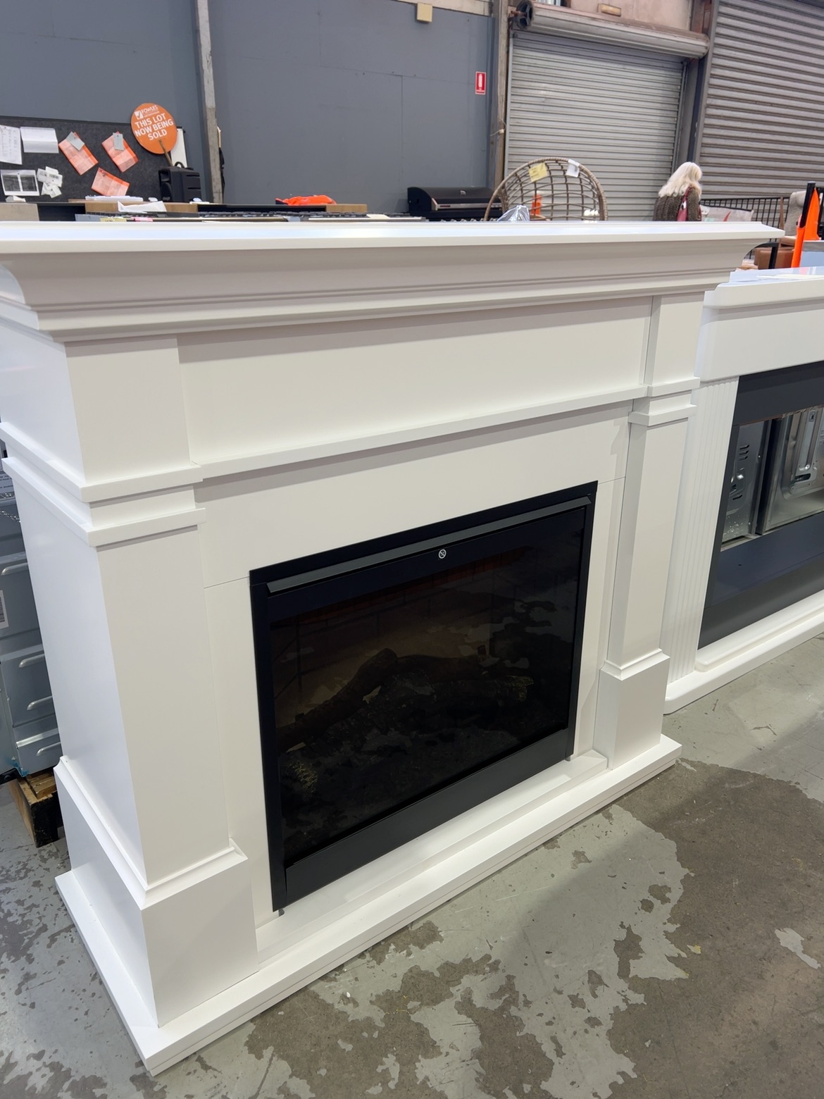 EX DISPLAY KENTON 2KW WHITE ELECTRIC MANTLE HEATER, RRP$1899, KTN20-AU EX DISPLAY KENTON 2KW WHITE ELECTRIC MANTLE HEATER, RRP$1899, KTN20-AU