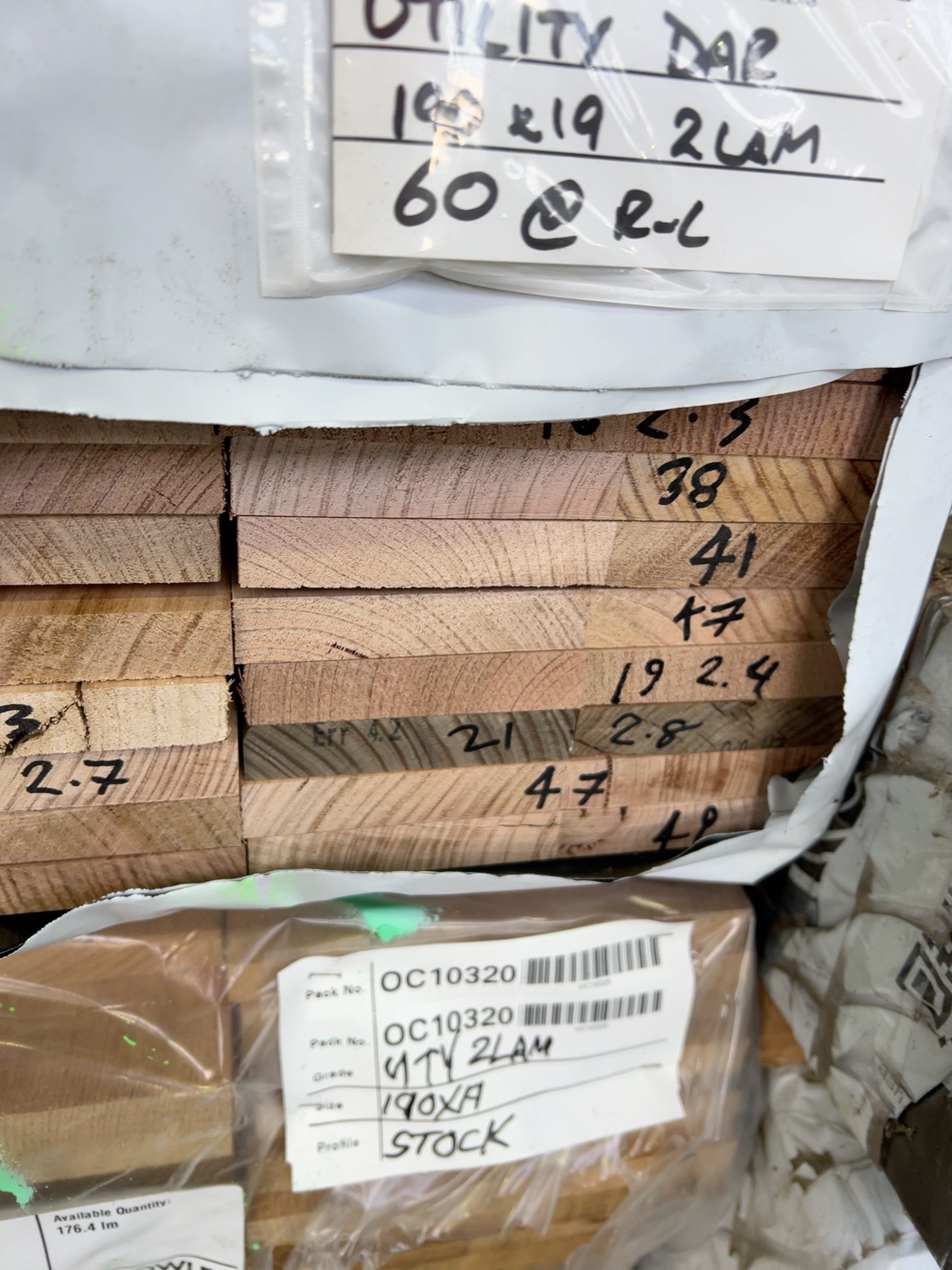 190X19 AUS OAK DAR CLASSIC LAM KD HARDWOOD 190X19 AUS OAK DAR CLASSIC LAM KD HARDWOOD