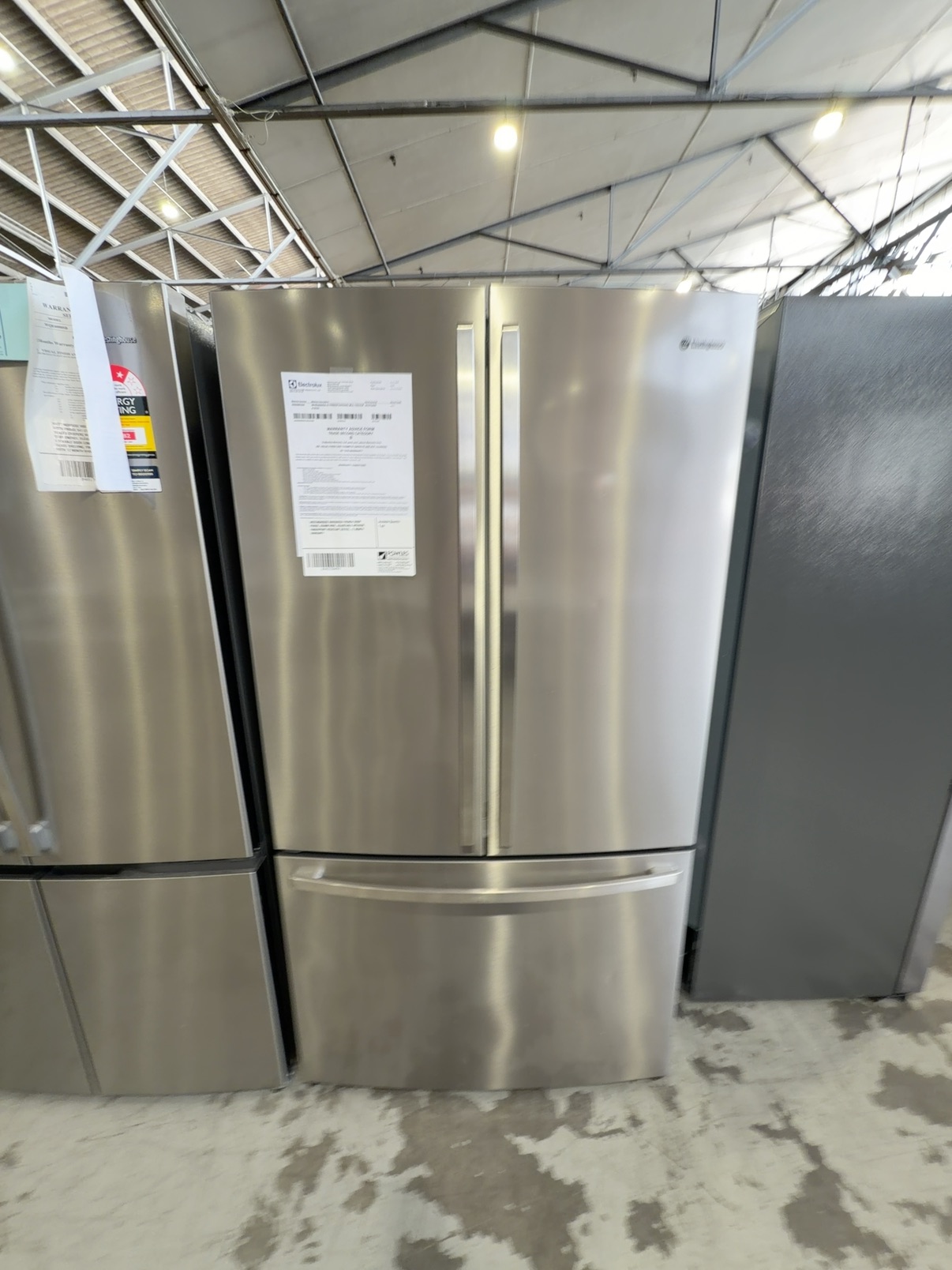 WESTINGHOUSE WHE6000SA FRENCH DOOR FRIDGE, 896MM WIDE, ADJUSTABLE INTERIOR, FINGERPRINT RESISTANT S/STEEL, 12 MONTH WARRANTY WESTINGHOUSE WHE6000SA FRENCH DOOR FRIDGE, 896MM WIDE, ADJUSTABLE INTERIOR, FINGERPRINT RESISTANT S/STEEL, 12 MONTH WARRANTY