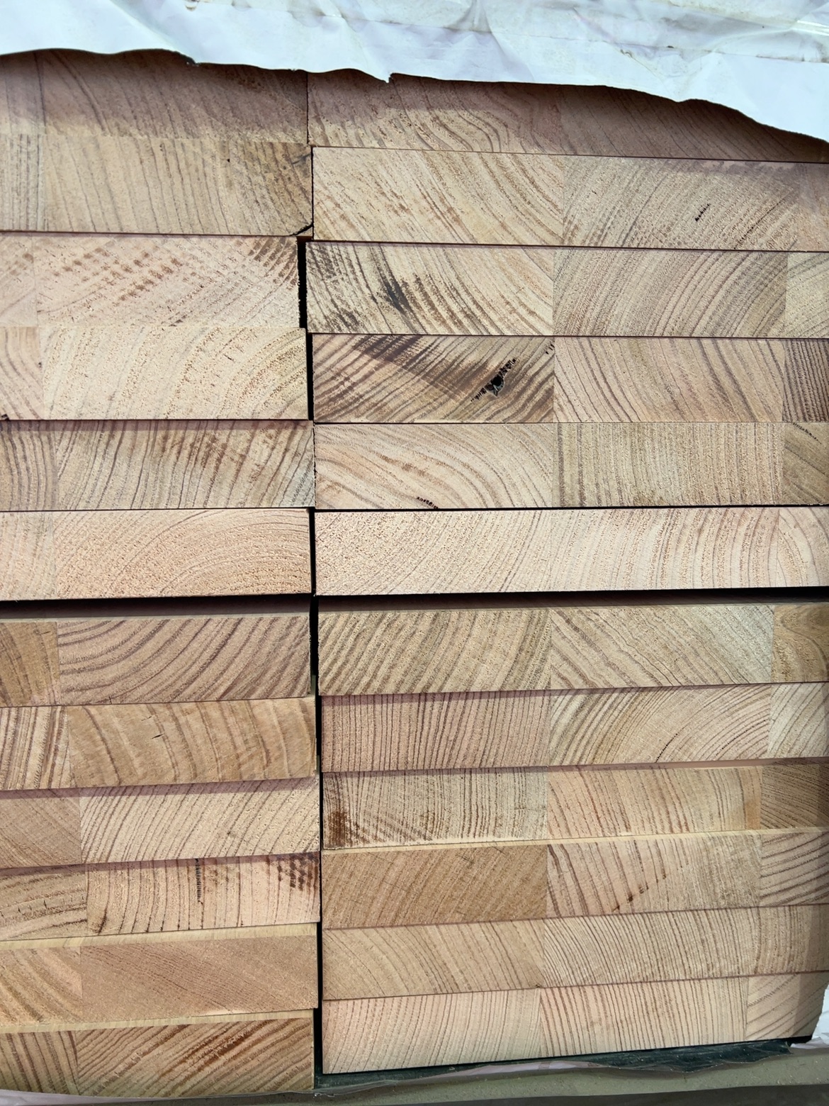 285X33 AUS OAK DAR LAM STANDARD GRADE KD HARDWOOD STAIR TREADS-48/0.93 285X33 AUS OAK DAR LAM STANDARD GRADE KD HARDWOOD STAIR TREADS-48/0.93