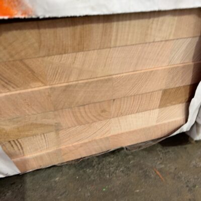 285X33 AUS OAK DAR LAM STANDARD GRADE KD HARDWOOD STAIR TREADS-27/1.1 285X33 AUS OAK DAR LAM STANDARD GRADE KD HARDWOOD STAIR TREADS-27/1.1