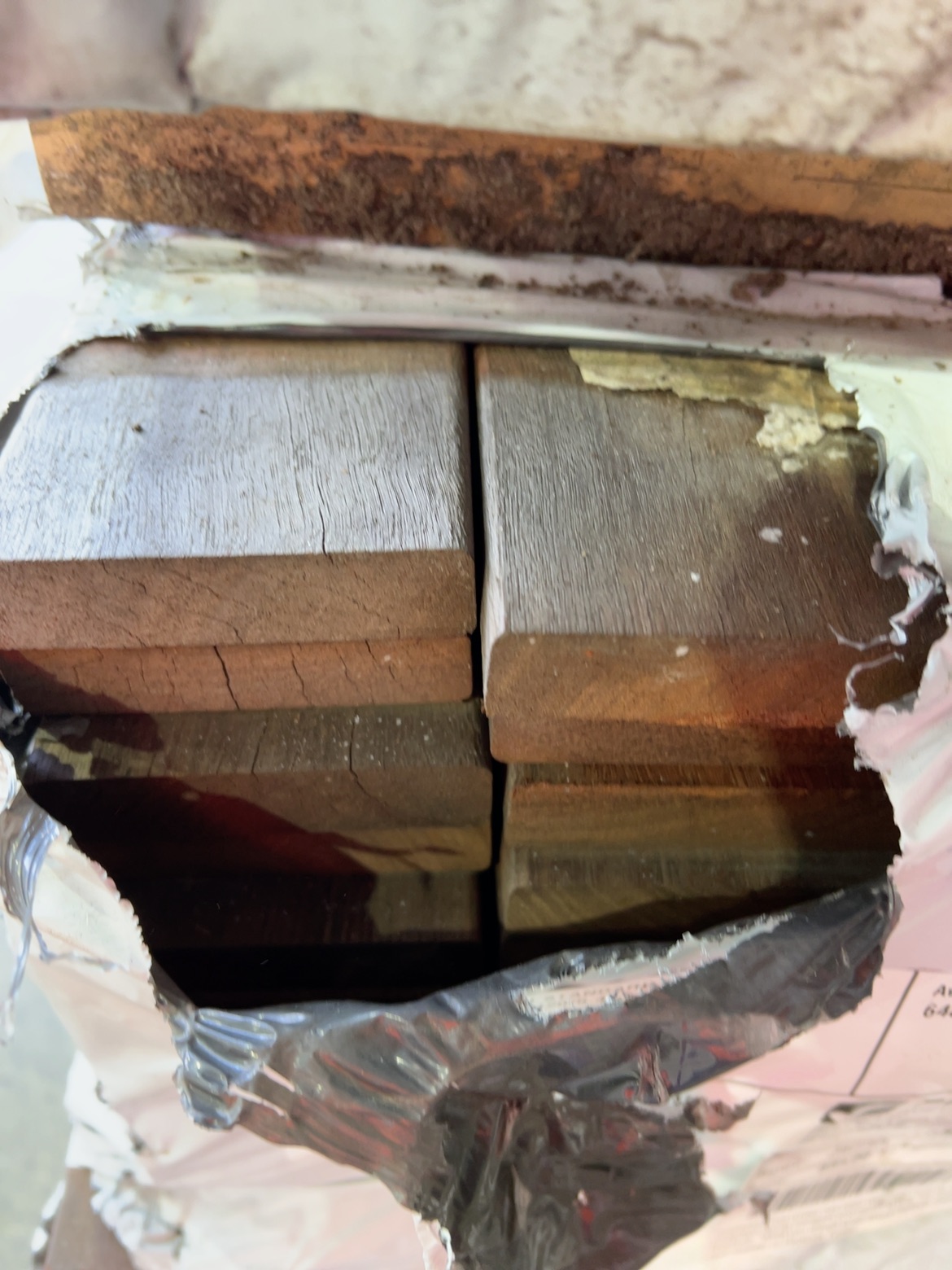 85X20 JARRAH F/J STANDARD & BETTER GRADE DECKING-120/5.4 (THIS PACK IS SLIGHTLY WEATHERED IN PARTS) 85X20 JARRAH F/J STANDARD & BETTER GRADE DECKING-120/5.4 (THIS PACK IS SLIGHTLY WEATHERED IN PARTS)
