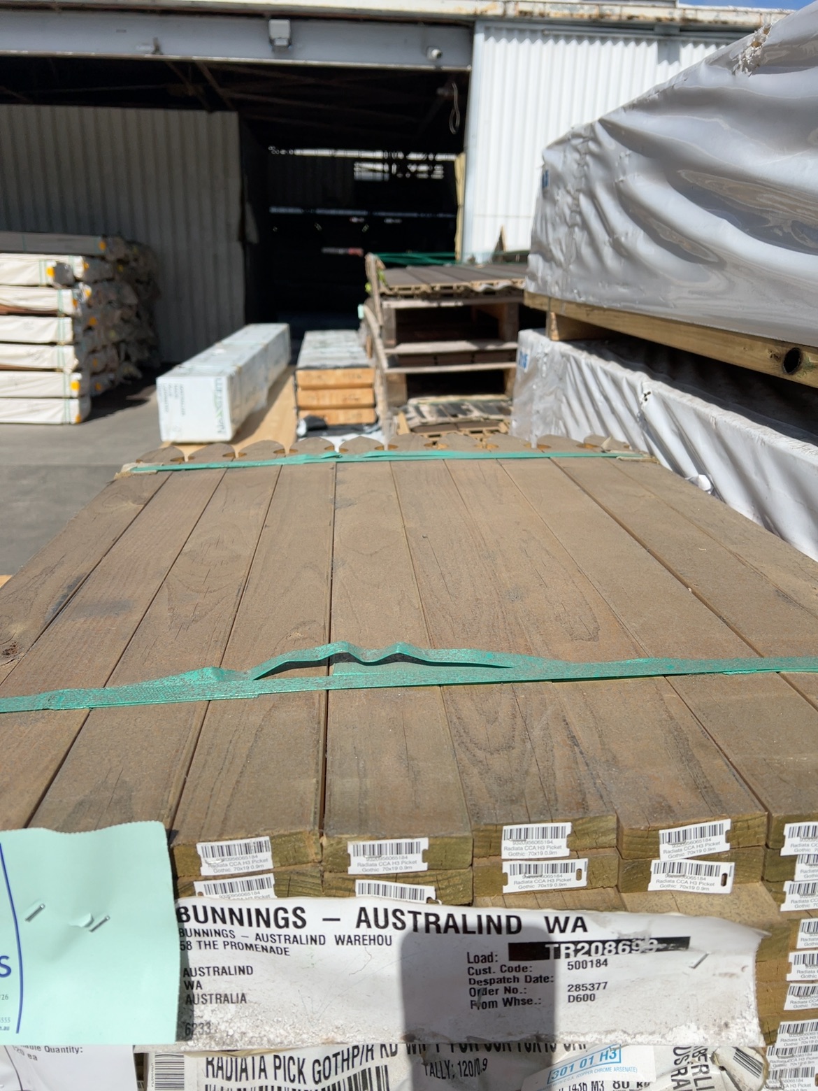 70X19 H3 CCA TREATED PINE GOTHIC PICKETS-120/0.9 70X19 H3 CCA TREATED PINE GOTHIC PICKETS-120/0.9