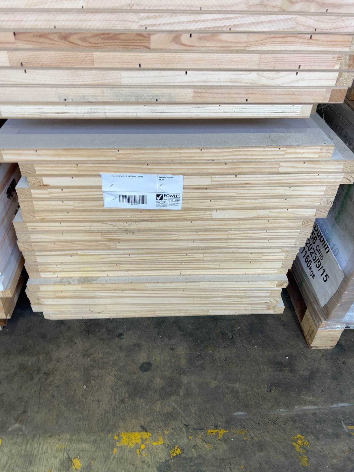 PALLET OF ASST'D INTERNAL DOORS PALLET OF ASST'D INTERNAL DOORS