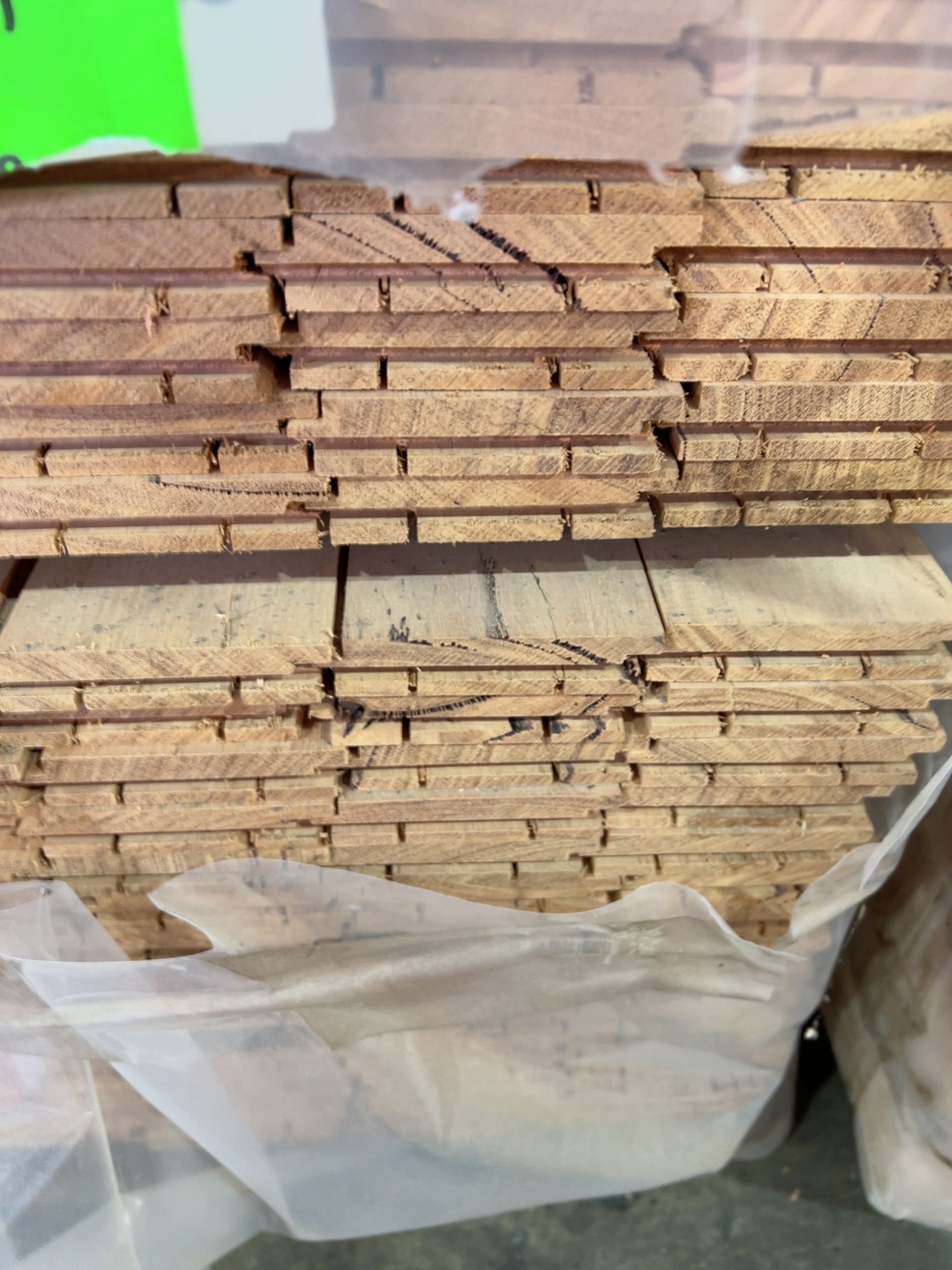 90X19 YELLOW STRINGYBARK FEATURE GRADE FLOORING 90X19 YELLOW STRINGYBARK FEATURE GRADE FLOORING