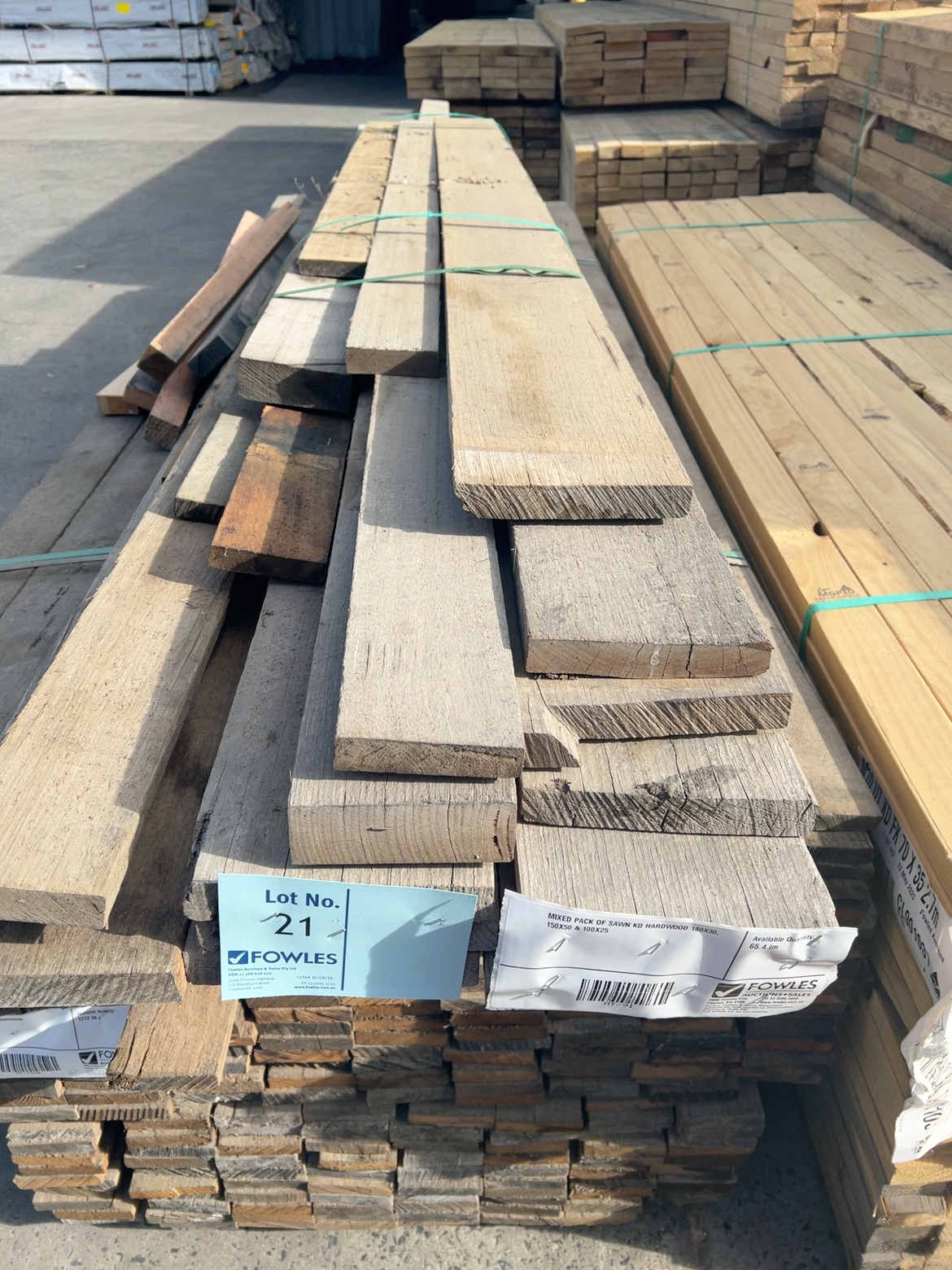 MIXED PACK OF SAWN KD HARDWOOD 180X30, 150X50 & 100X25 MIXED PACK OF SAWN KD HARDWOOD 180X30, 150X50 & 100X25